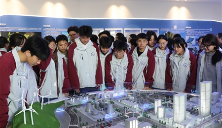 用好科技館資源提升青少年科學(xué)素養(yǎng)